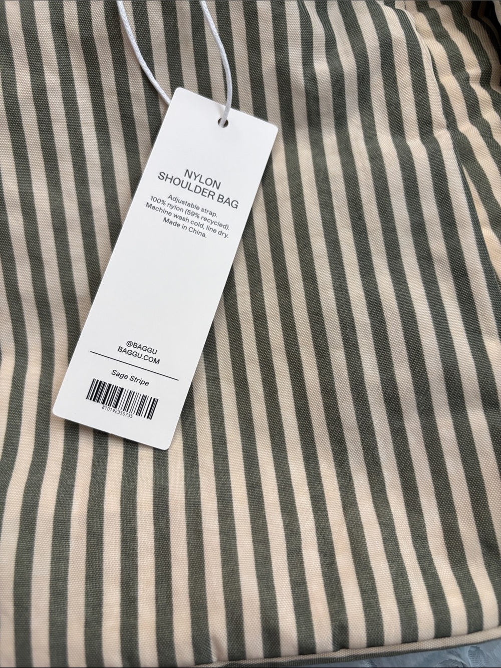 Baggu Nylon shoulder bag NWT condition Sage Stripe - Picture 2 of 5